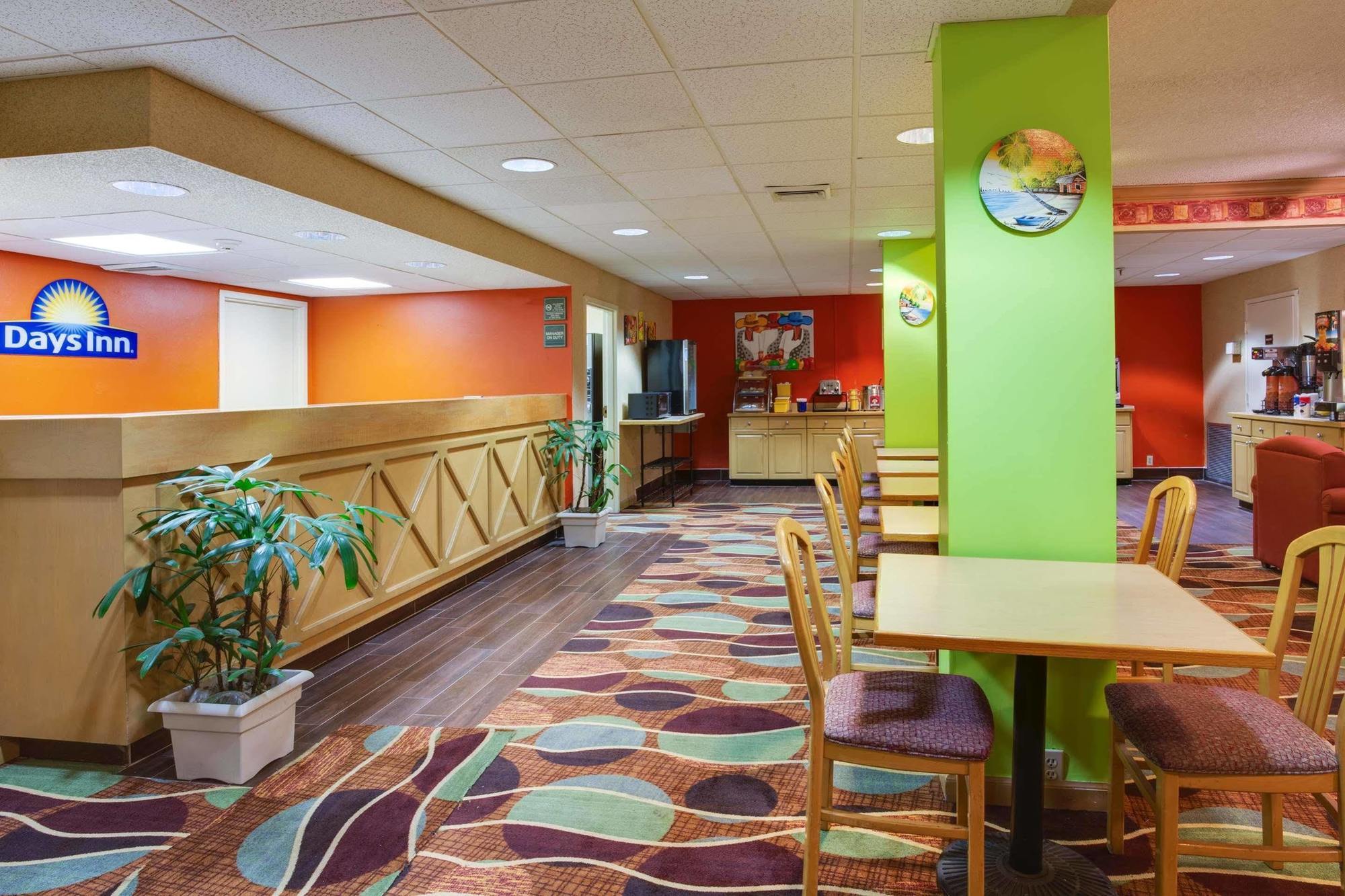 Days Inn By Wyndham Sarasota Bay Exterior photo